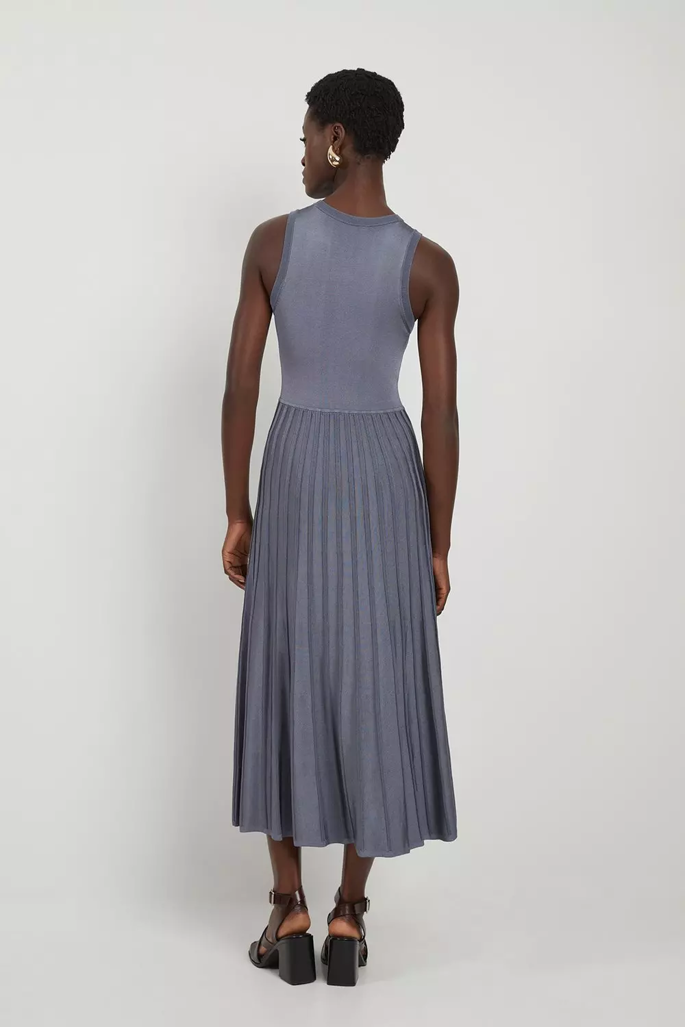 alina-pleated-knit-fit-and-